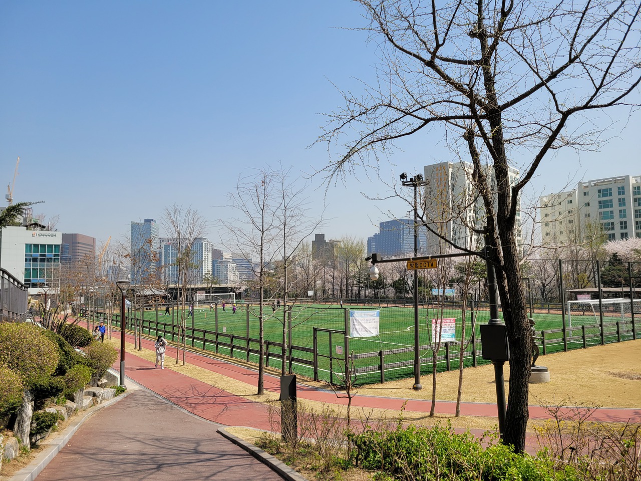 场充满悬念