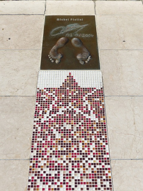 使得每个英 使得每个英