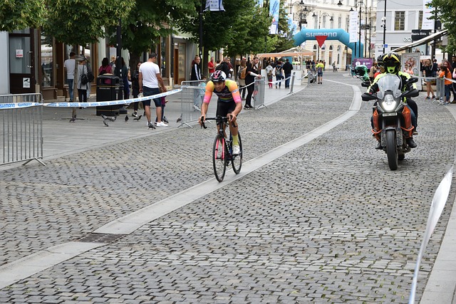 竟隐藏着什 竟隐藏着什